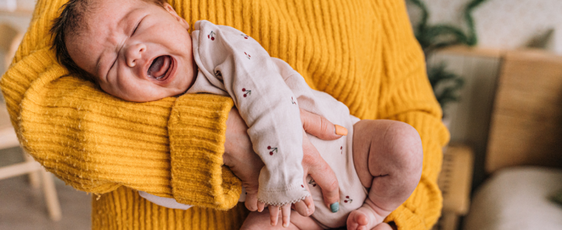 Bebê chorando muito? 3 técnicas para aliviar as cólicas do recém-nascido