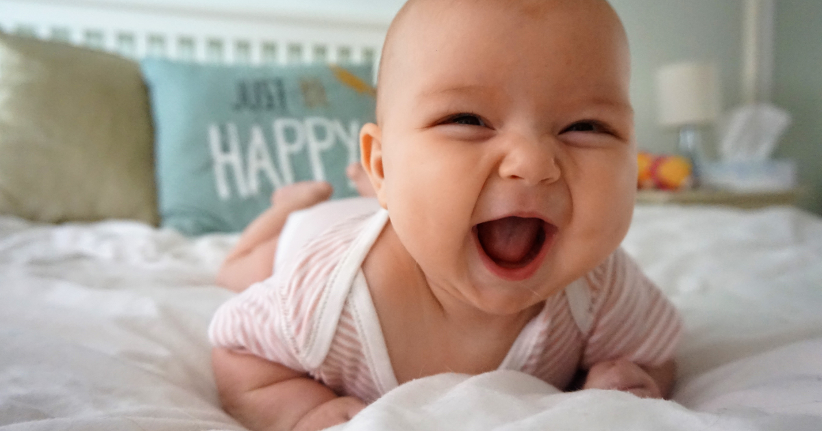 O primeiro sorriso social: Como estimular e não perder esse clique