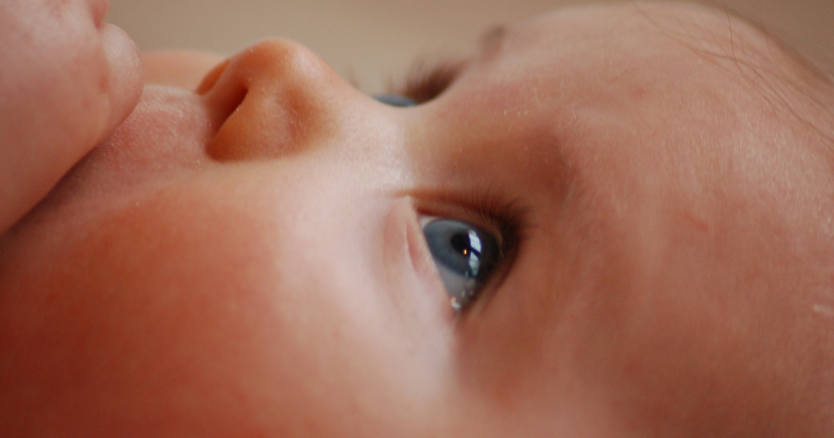 O primeiro mês: Quando o bebê começa a enxergar de verdade?